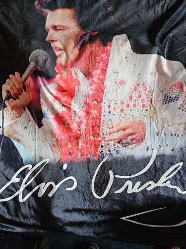 Large elvis presley cover - large,