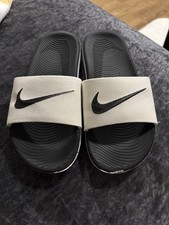 Boys  Nike Sliders Size 1.5 Used