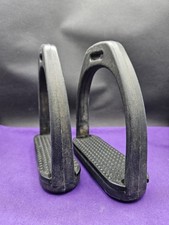 Black plastic horse - black,
