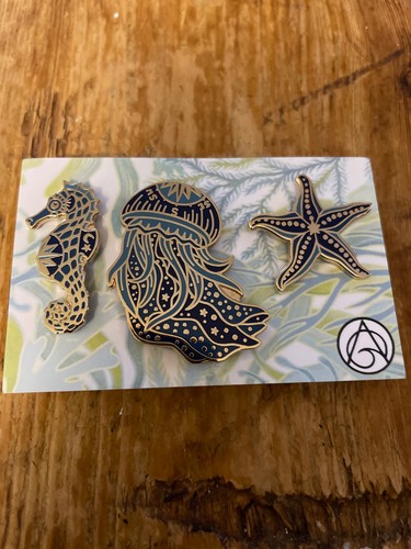 Metal lapel brooch pins