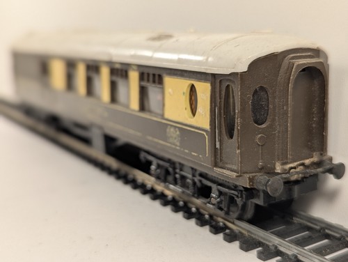 Tri ang gauge pullman car - oo,