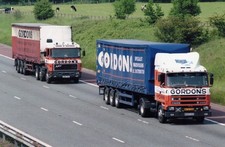 COL PHOTO: GORDONS OF BONNYBRIDGE FODEN 4340 ARTIC CURTAINSIDE TRAILER