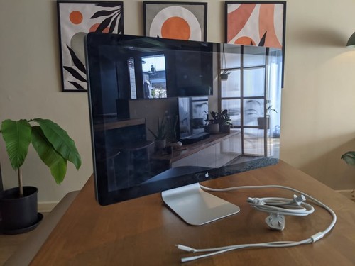 Apple thunderbolt display - thunderbolt,