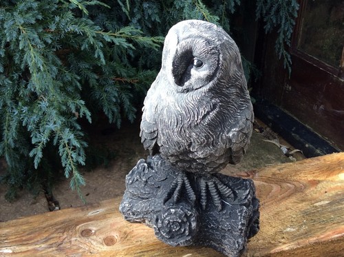 Stone garden large - owl, on