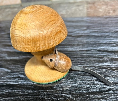 Wooden mushroom with mouse - wooden,