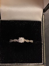 Beautiful Gold Twisted Band