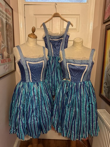 Pantomime panto set chorus - pantomime,
