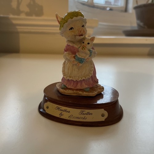 Leonardo pig figurine 1980s - leonardo,