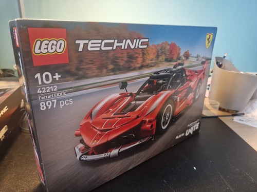 Unopened small damage - unopened,,