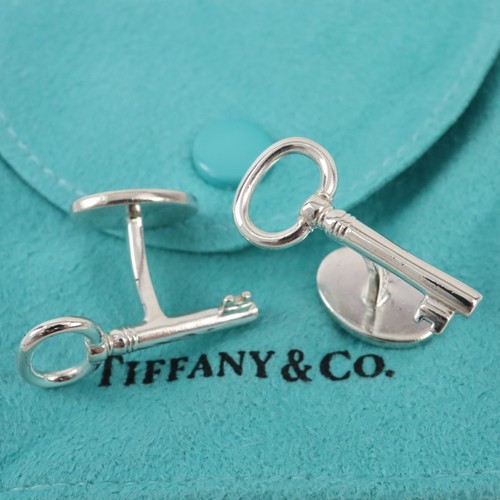 Tiffany key motif - &,