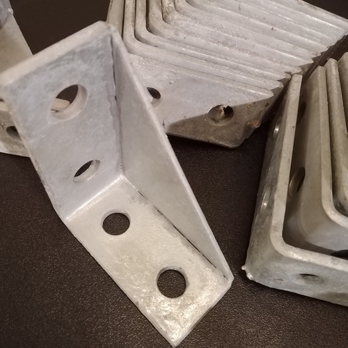 Hole gusset bracket - hole,