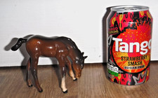 BESWICK Pony Foal Horse Head Down Brown Gloss ~ Gold Backstamp ~ Excellent