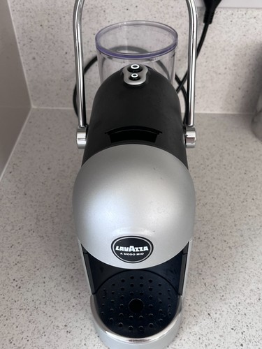 Lavazza modo mio - lavazza, jolie