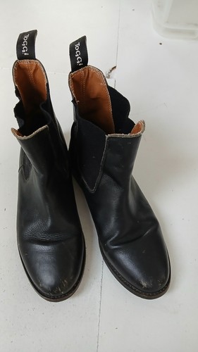 Toggi black leather jodphur