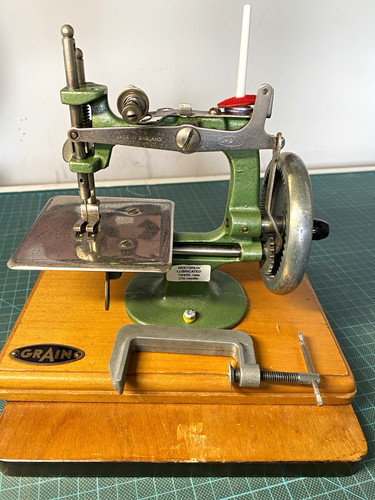 Grain hand crank mechanical - hand,