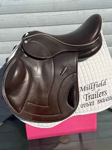 Inch brown saddle - 17.5, smart