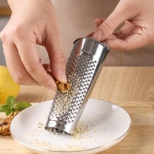 1pc Hand Held Nutmeg Grater