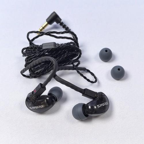 Shure se215 sound isolating - sound,