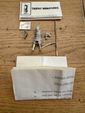 TROPHY MINIATURES - FOOT