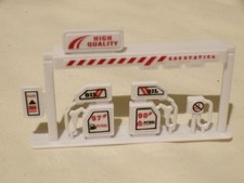 Toy Gas Station – White &