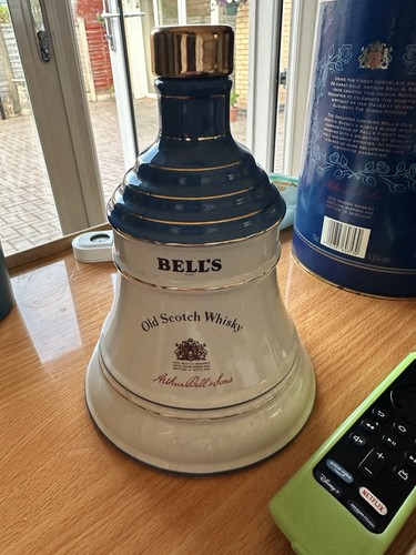 Bell queen mother 90th - bell’s,