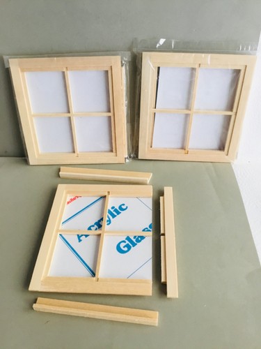 Dolls house scale set of - house,