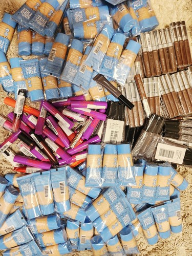 Mixed makeup bundle job - 50,