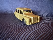 Vintage Solid Brass London Taxi Cab Ornament – Collectible Car Model (12cm)