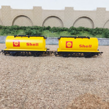 HORNBY RAILWAYS OO GAUGE  SHELL TANK  WAGONS X 2   FREE POST