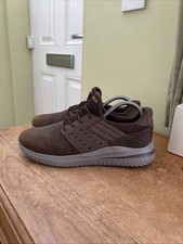 Sketchers Classic Fit Goga Mat Arch Memory Foam Slip ONS Size 7 Worn Twice