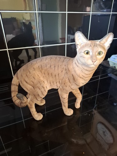Very heavy resin cat ornament - very,