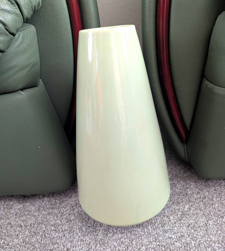 Green glossy ceramic - green,