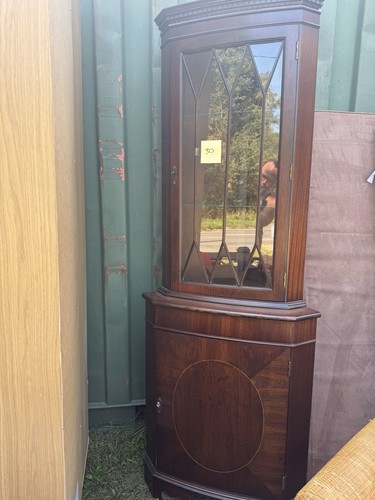 Corner display cabinet with - display,