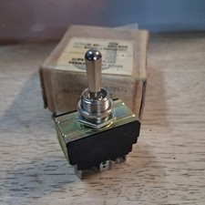 Arrow Toggle Switch 10A 250VAC