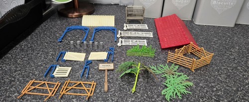 Britains farm play base - farm,