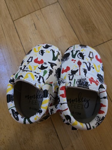 Monkey feet baby girl - feet,