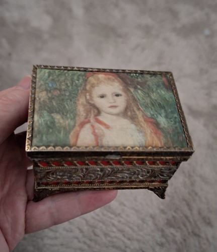 Beautiful cushioned portrait - beautiful,