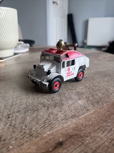 Corgi 422 riot - #422,