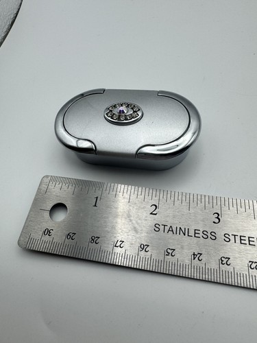 Pill box silver lid - silver,