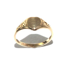Ladies/womens 9ct yellow gold heart shaped vintage signet ring, UK size Q