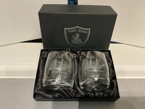 Pair burns crystal whisky - of,