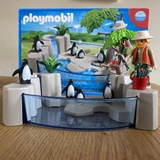 Playmobil Set 5926 Zookeeper Feeding Penguins In Enclosure Complete With Box