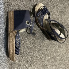 Clark’s Size 7 Navy Leather