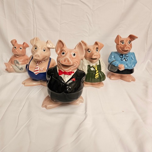 Natwest wade pig family - x,