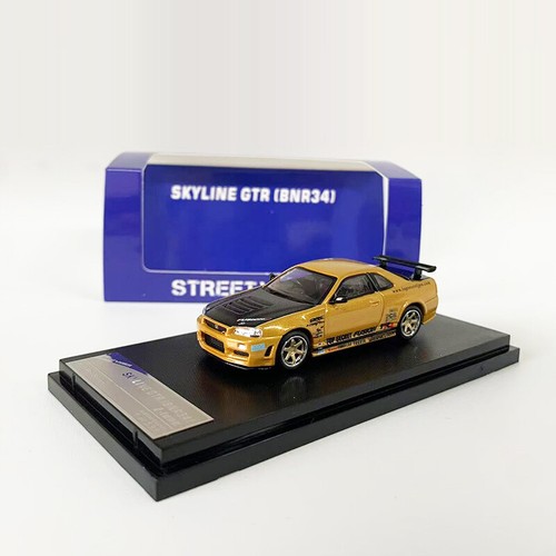 Metal model car nissan - 1:64,