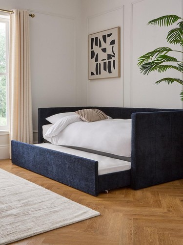 Newport day bed with low - low, level