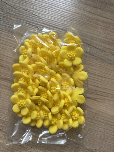 Yellow fondant flowers - yellow,