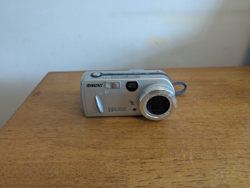 Sony digital camera cybershot - sony,