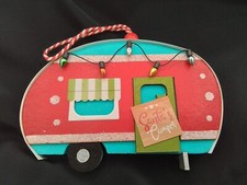SANTA'S CAMPER RETRO 5TH WHEEL