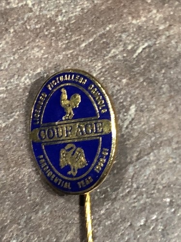 Vintage courage breweries pin - courage,